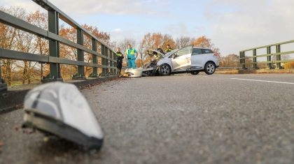 Auto-uit-de-bocht-Kraan-Nederweert-Weert-2