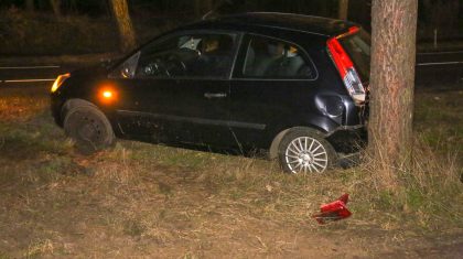 Auto-uit-de-bocht-geuzendijk-Weert-2