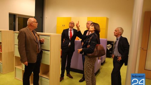 B&W bezoekt nieuwe basisscholen Budschop en Tweesprong