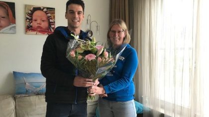 Bloemen-voor-mantelzorger-Nederweert-Lianne-Arensman-e1555593042353