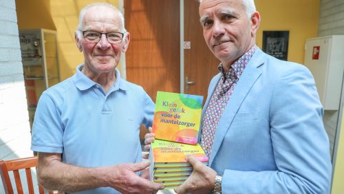Boekje-mantelzorgers-Wethouder-Geraats-Nederweert24-1