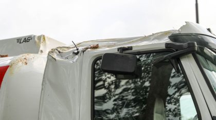 Boom-op-vrachtwagen-Someren-Eind-6