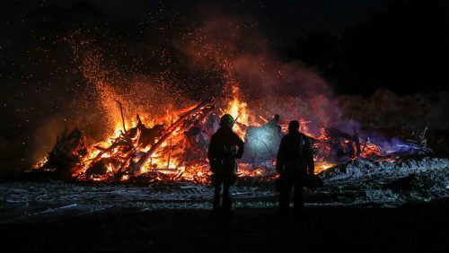 Brandweer-blust-stookvuur-Veldweverstraat-Nederweert-6
