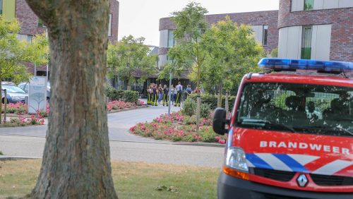 Brandweer-helpt-clienten-zorgcentrum-St-Joseph-Nederweert-1
