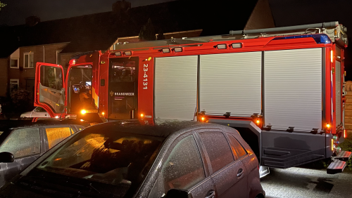 Brandweer-verricht-metingen-na-penetrante-lucht-in-woning