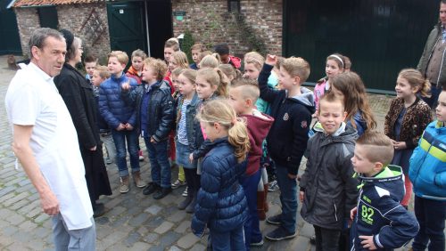 Broodje-en-een-vlaaitje-bakken-2