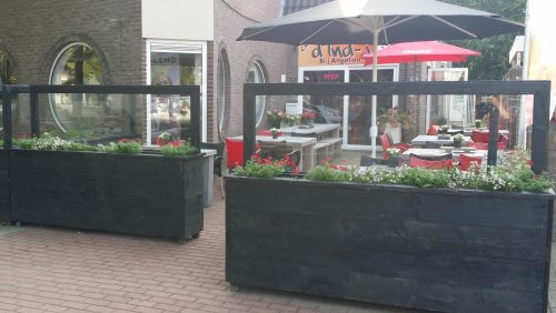 Cafetaria-DIndj-Bi-j-Angelien-neemt-afscheid