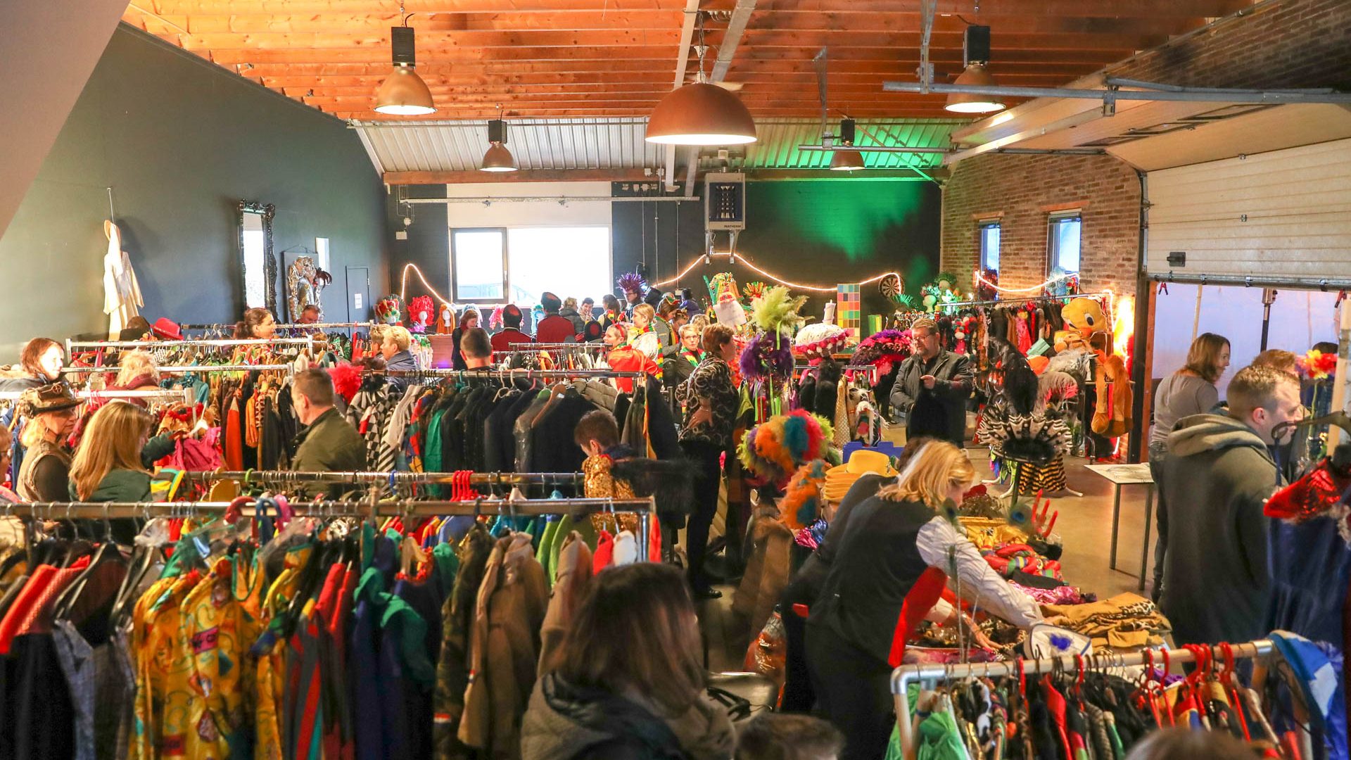 Carnavalsmarkt-bij-De-Vlikkestaekers-2