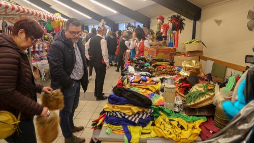 Carnavalsmarkt-ospel-geopend-door-burgemeester-23 Carnavalsmarkt-ospel-geopend-door-burgemeester-23