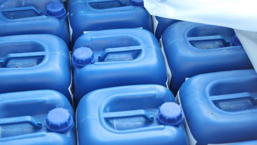 Chemicalien-en-spullen-voor-drugslab-Risseweg-Weert-4