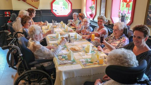 Clienten-zorgcentrum-Sint-Joseph-naar-Chinees-restaurant-Nederweert-1