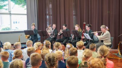 Cultuurweek-voorlezen-bij-Bibliocenter-en-schoolconcert-Pro-Musica-10