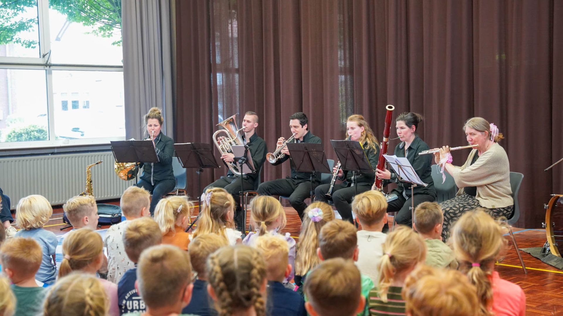 Cultuurweek-voorlezen-bij-Bibliocenter-en-schoolconcert-Pro-Musica-10