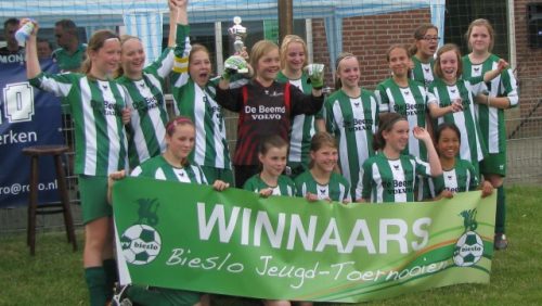 Dames-voetbal-Eindseboys