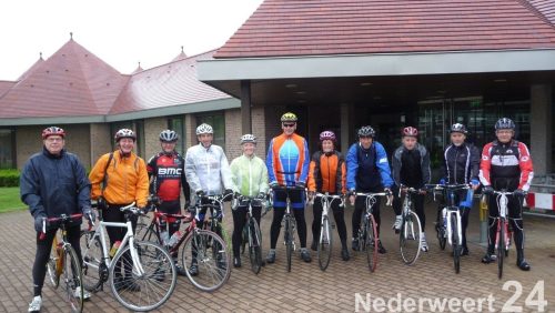 Deelnemers-Alpe-dhures-vertrokken-voor-training-2901