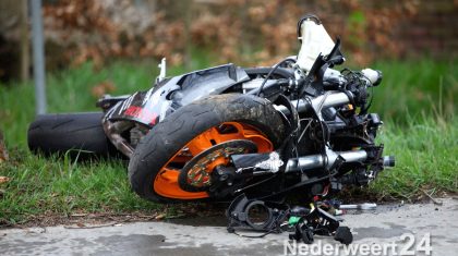 Ongeval Roermondseweg tussen fietser en motor. Fietser overleden