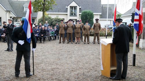 Dodenherdenking-Britse-Militaire-begraafplaats-Nederweert-2017-11