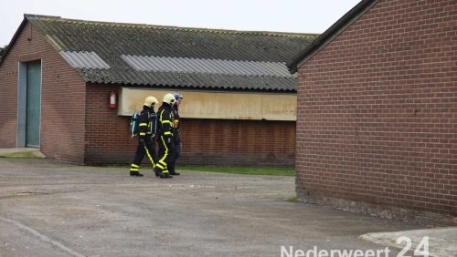 De politie stelt een onderzoek in nadat donderdag een vermoedelijk drugslab werd aangetroffen in een schuur. De schuur en directe omgeving zijn afgezet.