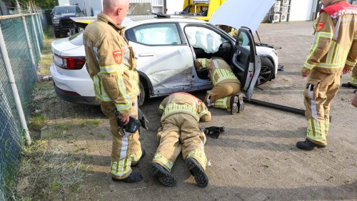 Elektrische-Auto-met-schade-aan-accupakket-Nederweert-3