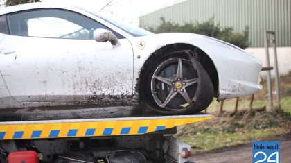 Gestolen Ferrari aangetroffen in Leveroy
De politie heeft een gestolen Ferrari aangetroffen in Leveroy. Hierbij is één persoon aangehouden.