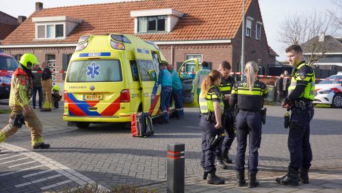 Fietser-gewond-na-aanrijding-op-kruising-Strateris-en-Dokter-Jansenstraat-8