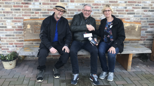 Fles-wijn-voor-zorgboerderij-Bosserhof