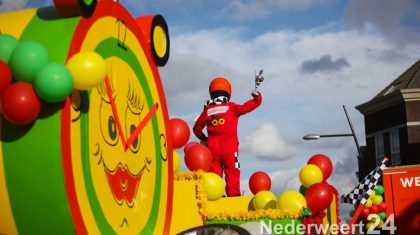 Optocht Nederweert 2014 Pinmaekers