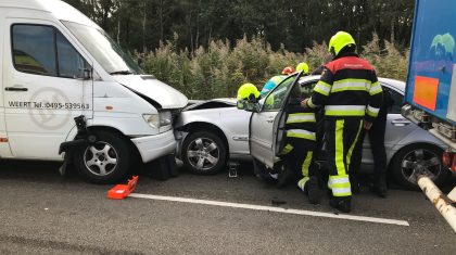 Frontale-botsing-Venloseweg