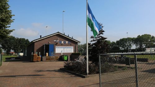 Gemeente-Nederweert-reikt-vlag-uit-aan-RKSVO-15