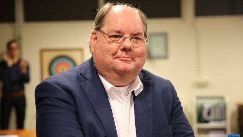 Giel-Bruijnaers-ontvangt-Jan-van-der-Croeen-eremedaille-7402