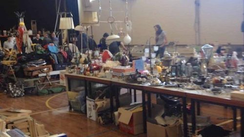 Grote-rommelmarkt-Leveroy