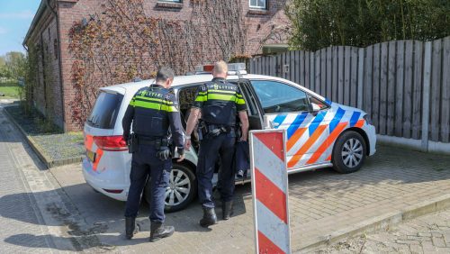 Hennepkwekerij-in-woning-Dorpstraat-Leveroy-3