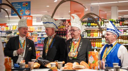 Het-traditionele-Nederweerter-Vastelaovendj-ontbijt-bij-Albert-Heijn-Heerschap-Nederweert-1-1 Het-traditionele-Nederweerter-Vastelaovendj-ontbijt-bij-Albert-Heijn-Heerschap-Nederweert-1-1