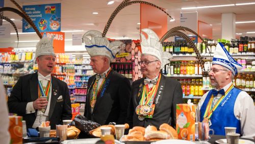 Het-traditionele-Nederweerter-Vastelaovendj-ontbijt-bij-Albert-Heijn-Heerschap-Nederweert-1-1 Het-traditionele-Nederweerter-Vastelaovendj-ontbijt-bij-Albert-Heijn-Heerschap-Nederweert-1-1