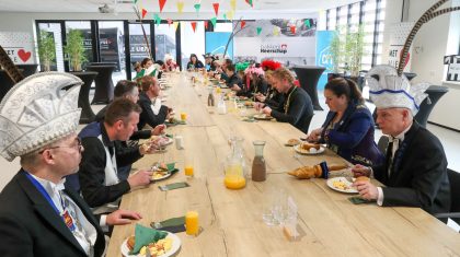 Het-traditionele-Nederweerter-Vastelaoves-ontbijt-dit-jaar-bij-Bakkerij-Heerschap-20