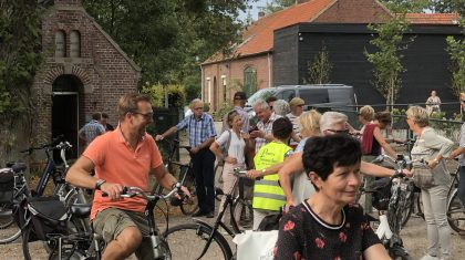 Jaarlijkse-Monumentenfietstocht-bij-de-kapel-te-Mildert