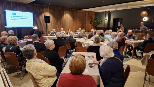 Jaarlijkse-ledenvergadering-Zwem-en-Vriendenclub-De-IJsberen-druk-bezocht-12