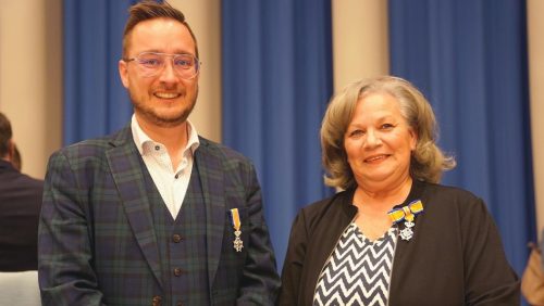 Jeroen-Goubet-en-Marienel-Engelen-met-koninklijke-onderscheiding-foto-Weert-de-Gekste