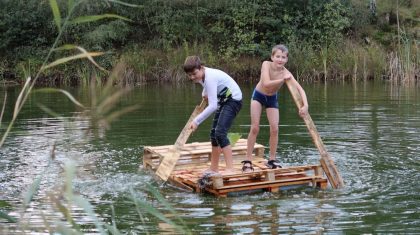 Jerrycans-pallets-en-prachtig-weer-4