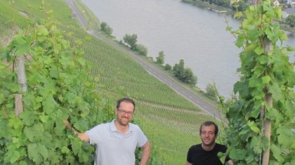 Jonge-wijnmakers-op-Himmelreich-