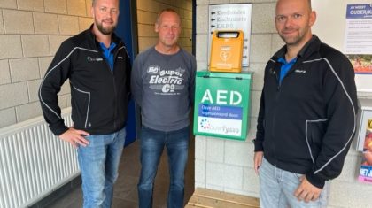 Jouwfysio-schenkt-AED-aan-AV-Weert2 Jouwfysio-schenkt-AED-aan-AV-Weert2