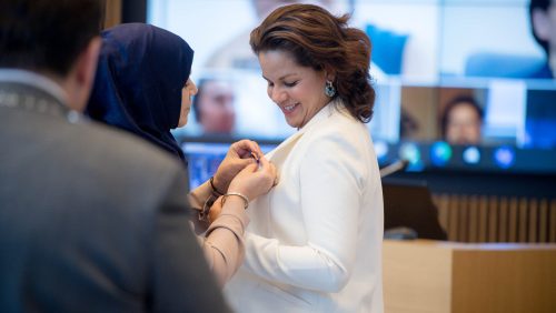 Koninklijke-onderscheiding-voor-Fanida-Kadra-Johan-Horst-5