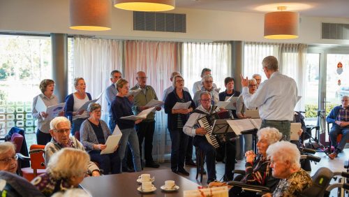 Koor Mengelmoes uit Budel zorgt voor muzikale middag bij St. Joseph Nederweert-1 Koor Mengelmoes uit Budel zorgt voor muzikale middag bij St. Joseph Nederweert-1