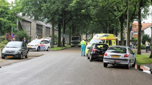 Kop-staart-botsing-Nassaulaan-Weert
