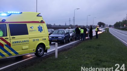 Kop-staartbotsing Ringbaan Oost Weert bij de stoplichten