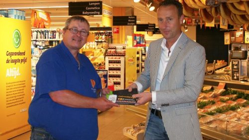 Langste-ontbijttafel-kaarten-voor-voedselbank