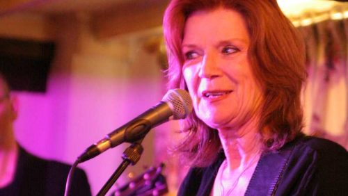 Huiskamerconcert Lenny Kuhr in Theaterboerderij Boeket