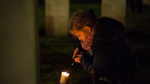 Lichtjes-op-Oorlogsgaven-Nederweert-11