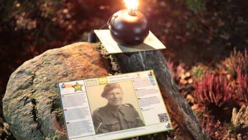 Lichtjes-op-oorlogsgraven-in-Nederweert-5