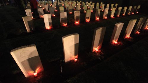 Lichtjes-op-oorlogsgraven-in-Nederweert-Richard-van-der-Steen-Nederweert24-10